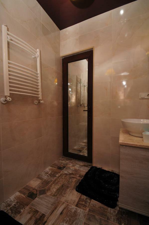 Apartments With A View Of The Trinity Holy Batumi Exteriör bild