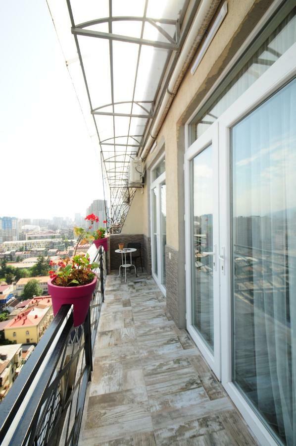 Apartments With A View Of The Trinity Holy Batumi Exteriör bild