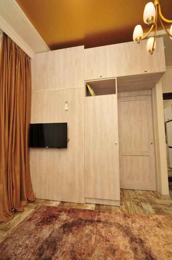 Apartments With A View Of The Trinity Holy Batumi Exteriör bild