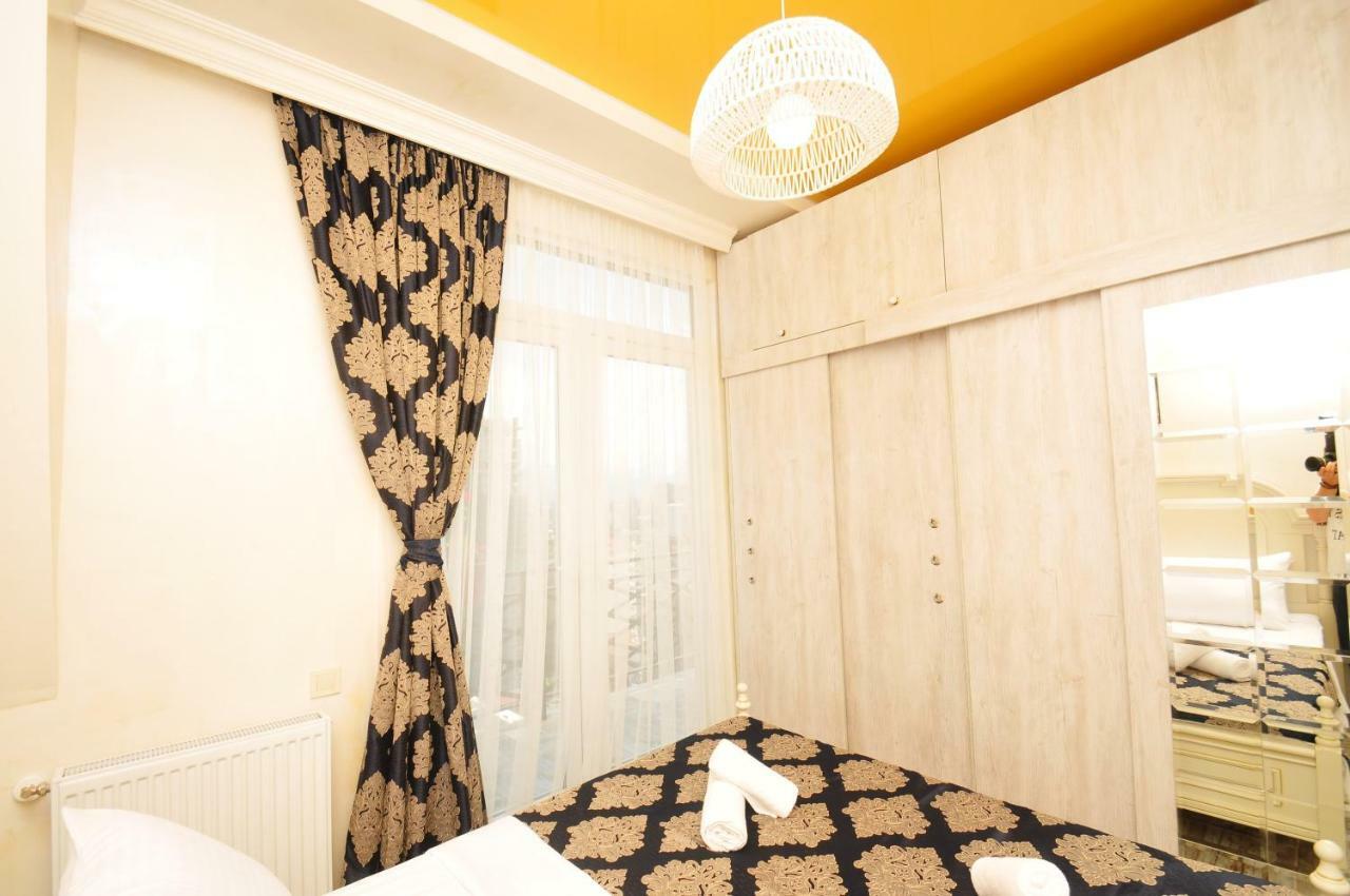 Apartments With A View Of The Trinity Holy Batumi Exteriör bild