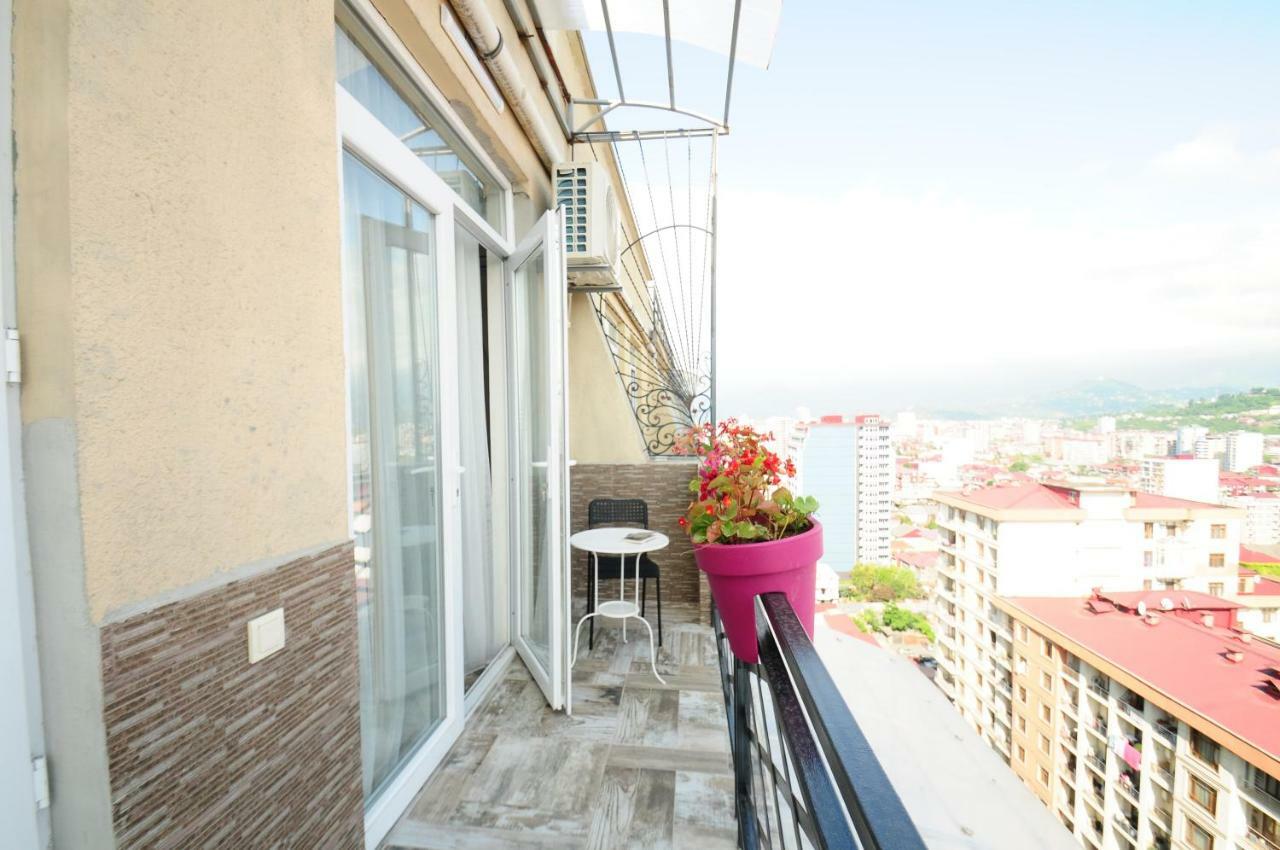 Apartments With A View Of The Trinity Holy Batumi Exteriör bild