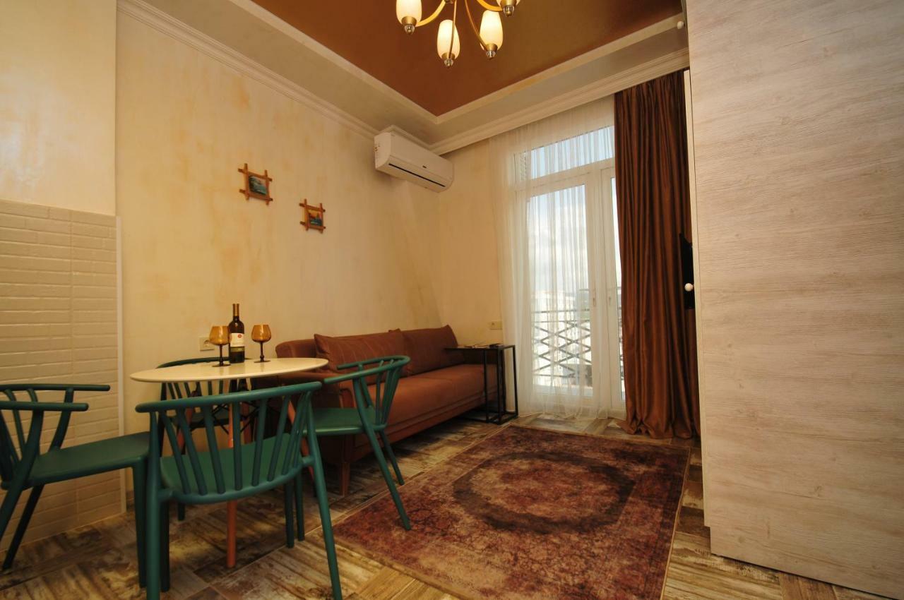 Apartments With A View Of The Trinity Holy Batumi Exteriör bild