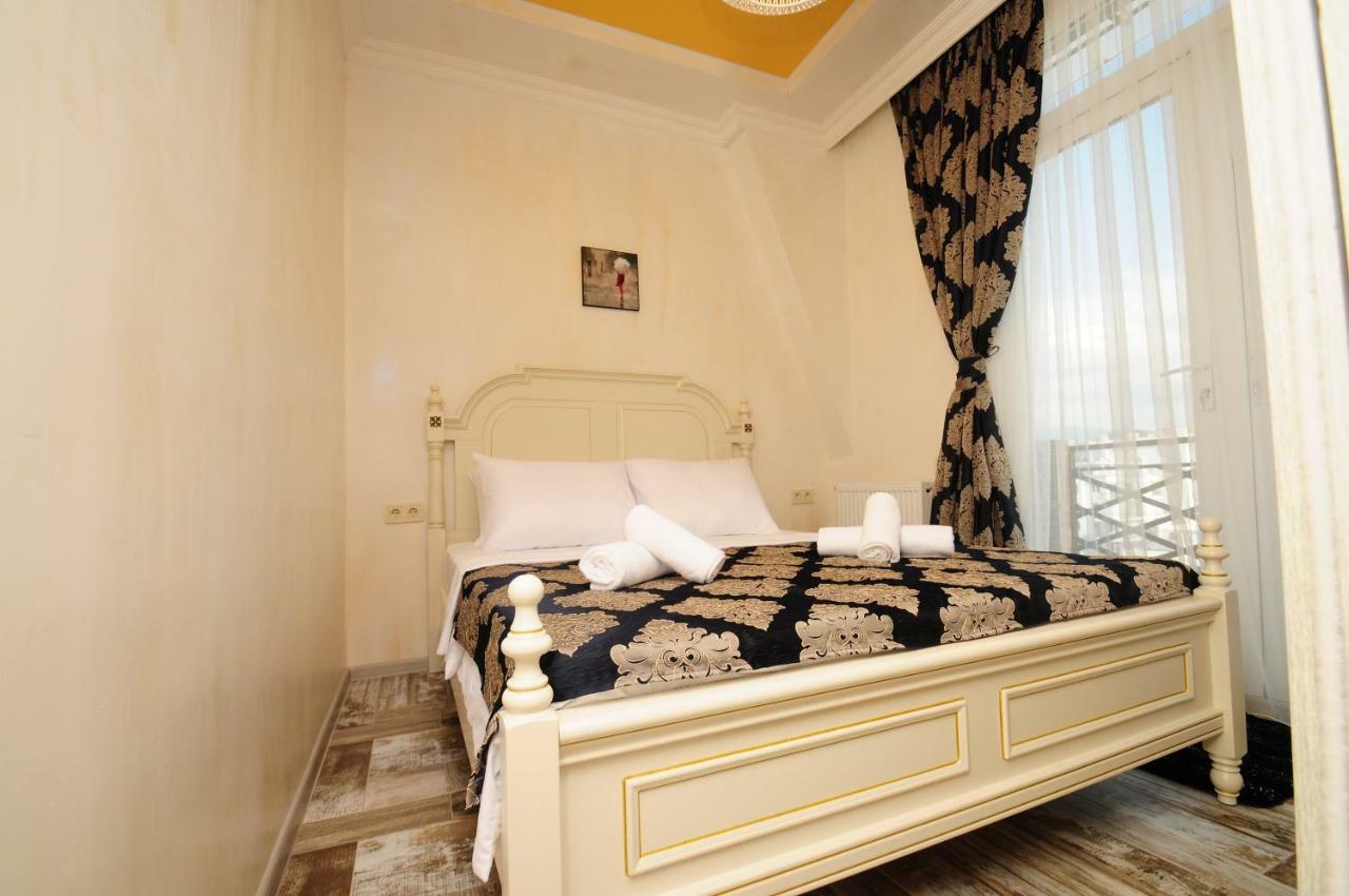 Apartments With A View Of The Trinity Holy Batumi Exteriör bild