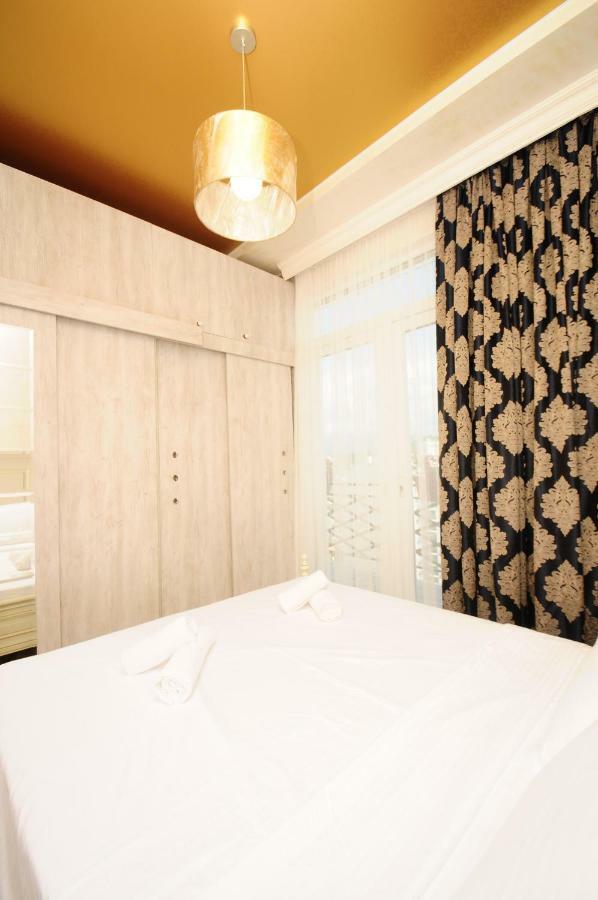 Apartments With A View Of The Trinity Holy Batumi Exteriör bild